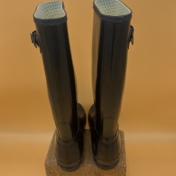 ✨🖤Tall Gloss Black rain 👢 Boots Size 6M/7F 🧦socks size Large - Picture 12 of 13